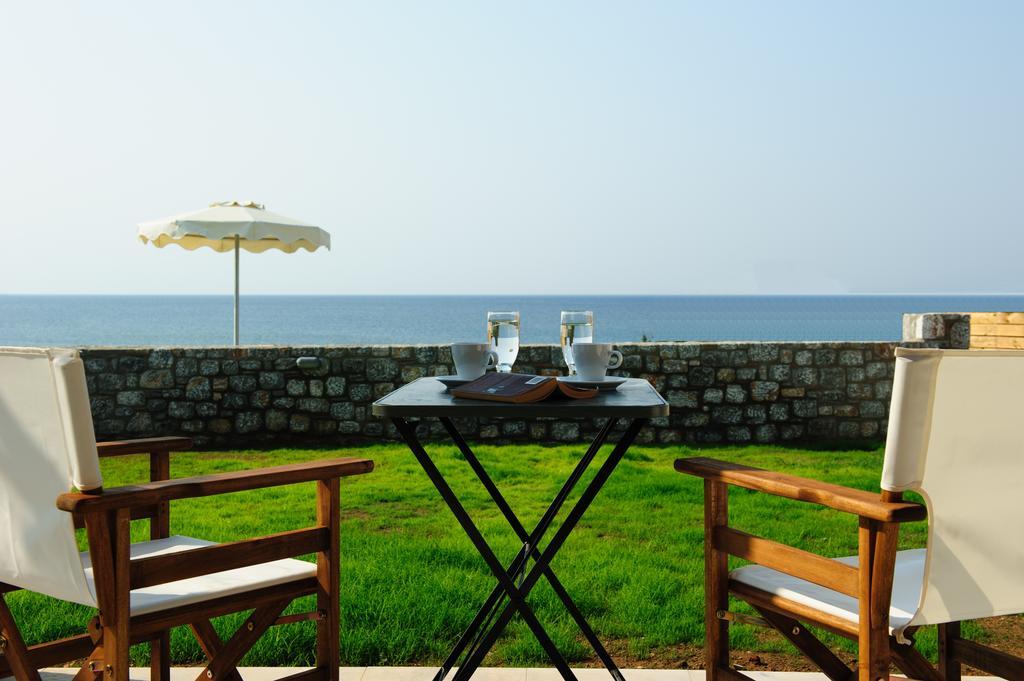 Alisahni Beachfront Villas Кіотарі Екстер'єр фото