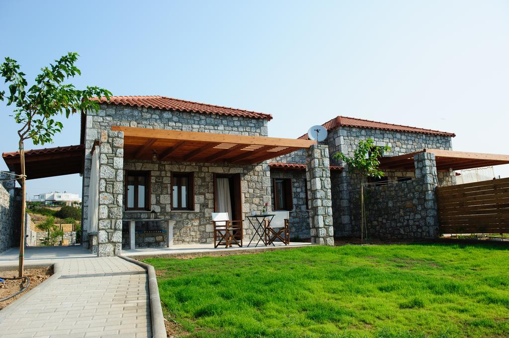 Alisahni Beachfront Villas Кіотарі Екстер'єр фото